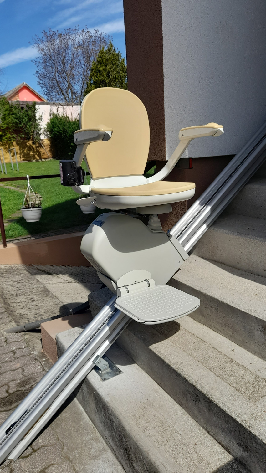 Kültéri egyenes széklift